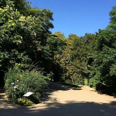 Claude Monet - Buttes-chaumont - La Mouzaia - Apartment Paris